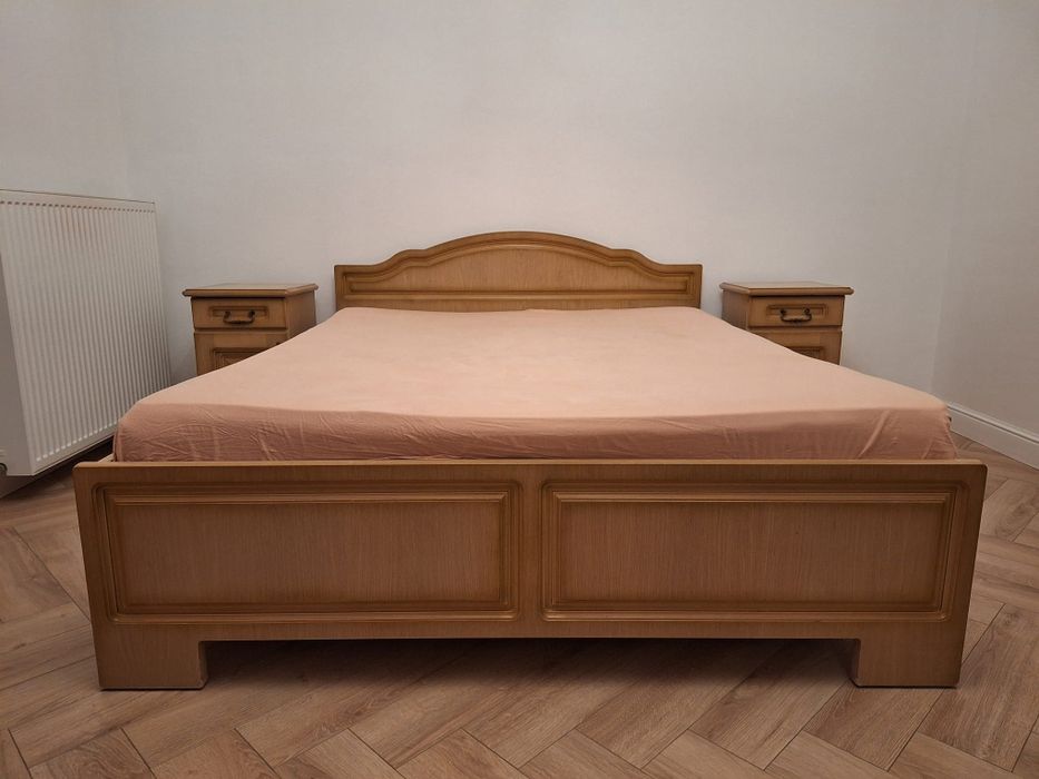 Mobilier dormitor, lemn masiv si pal