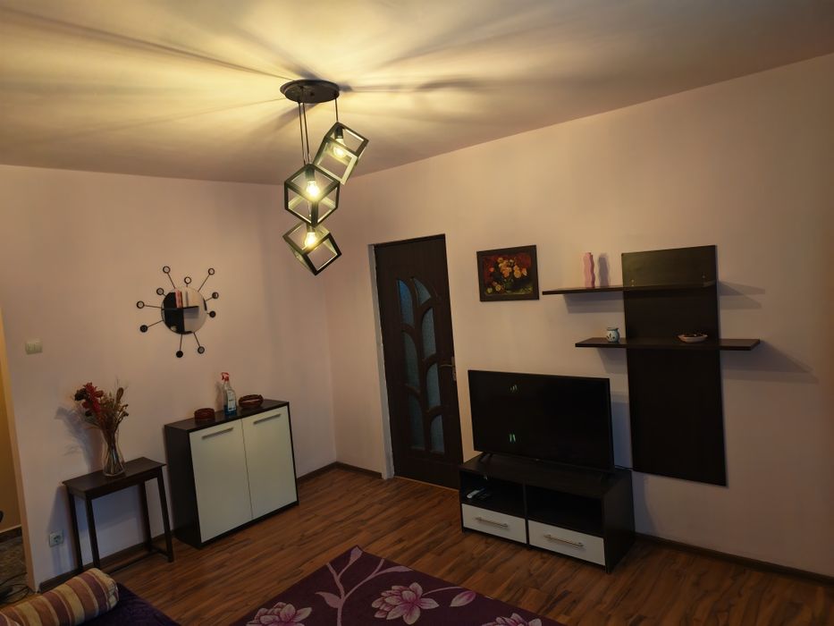 Închiriez apartament spațios 2 camere  zona Dr. taberei - Valea Ialomiței