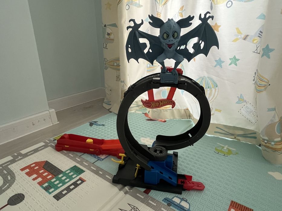 Hot wheels писти+подарък колички