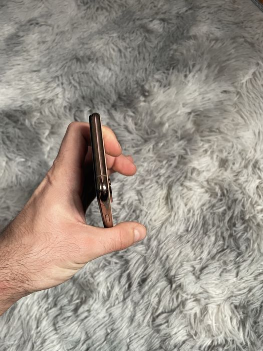 Продам телефон Айфон Xs Max