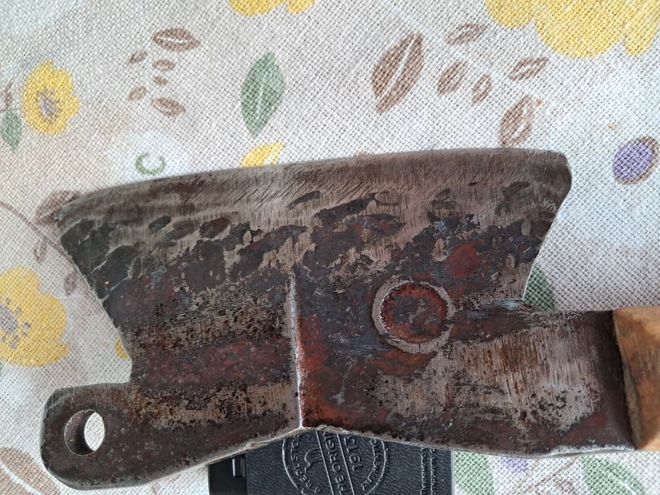 Продавам стар кован сатър режещата част 140мм шир.75мм