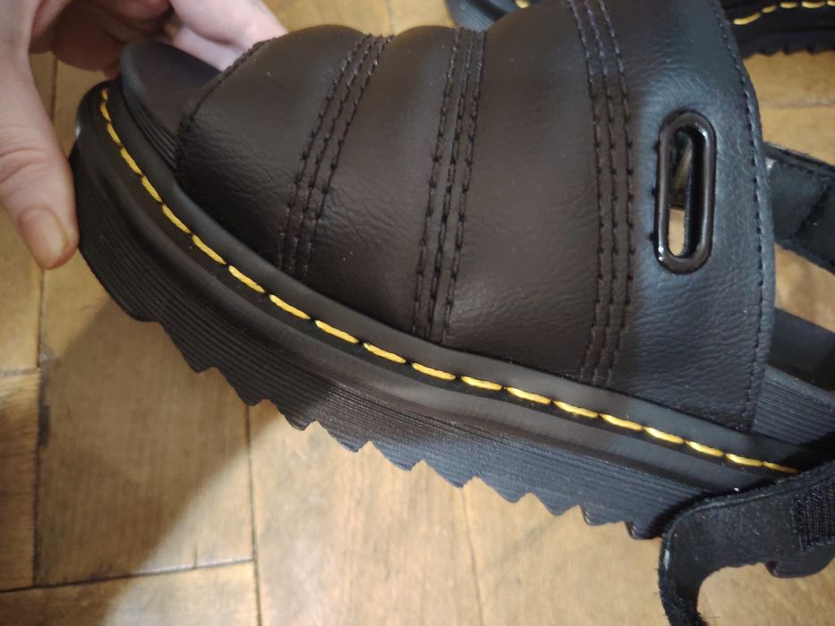 Sandale Dr. Martens piele naturala