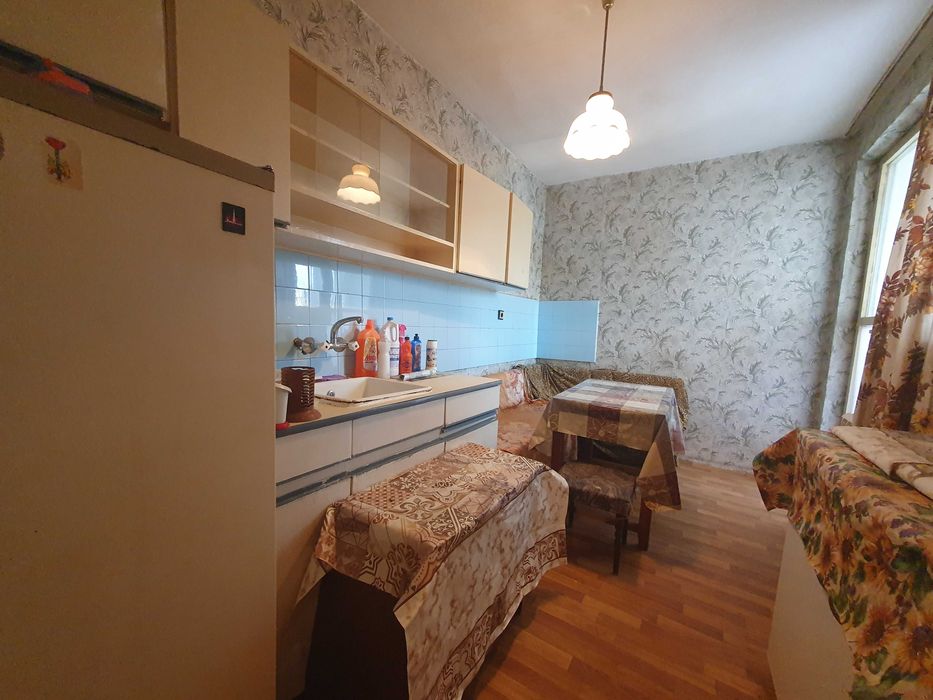 Дава се под наем Двустаен апартамент в Бургас, Зорница - 62 кв.м за 153 € - Снимка #2