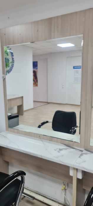 Продам стол офисный