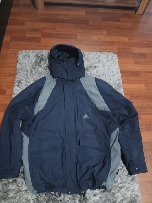 Vând geaca adidas marimea L
