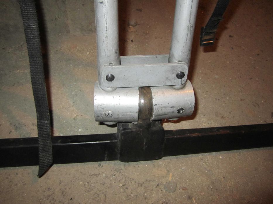 Продавам правен теглич за Toyota avensis verso,цена 20 Евро.