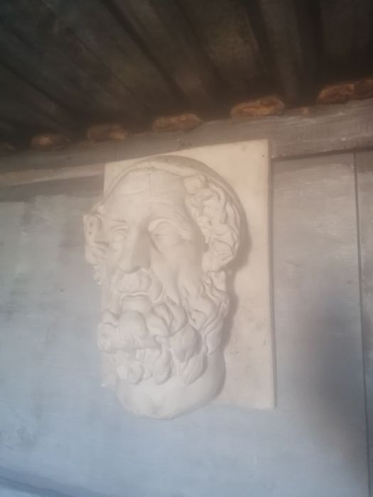 Продается барельеф Античная голова
