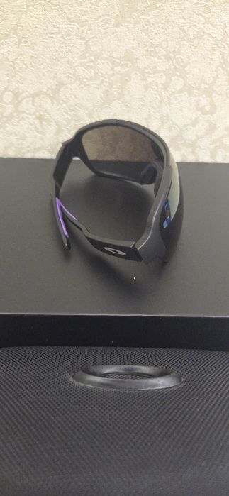 Очки темные солнцезащитные спорт