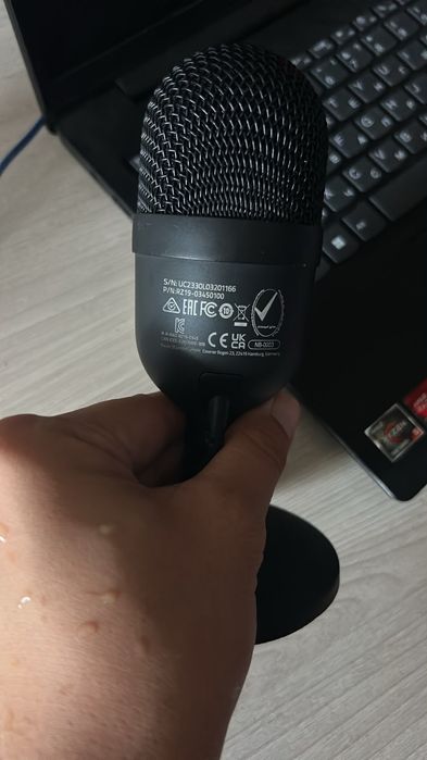 Микрофон Razer Seiren Mini