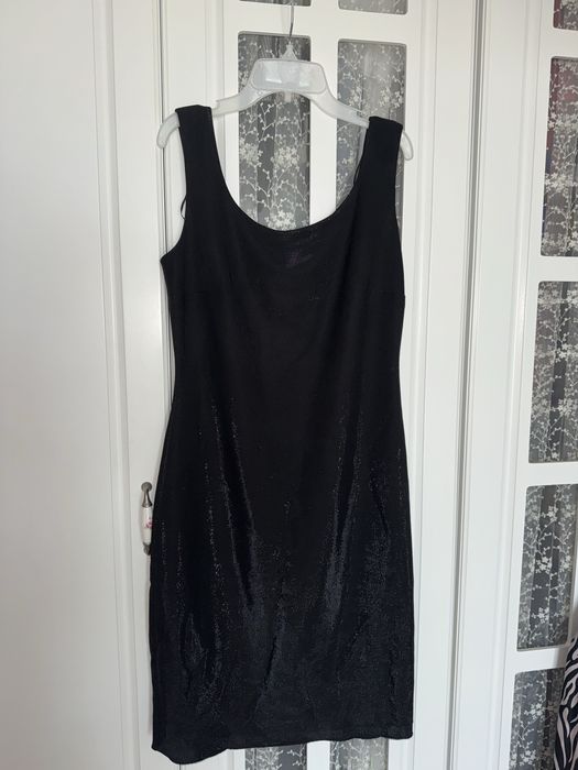 Официална черна рокля