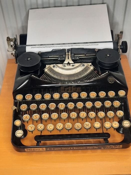 Mașină de scris  Erika 1932 impecabilă