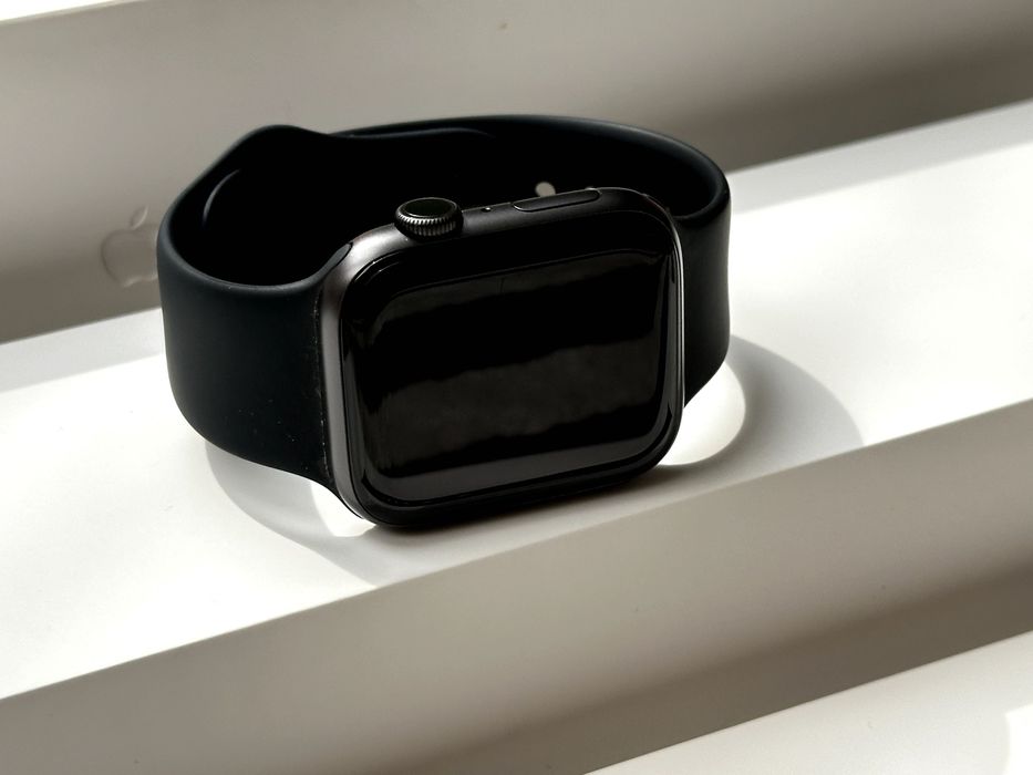 Apple Watch Series 5 | 44 mm | Space Gray | Sports Band Space Black | ПЕРФЕКТЕН | ПЪЛЕН КОМПЛЕКТ