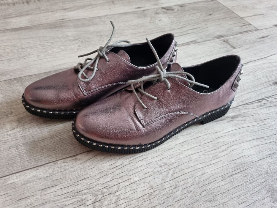 Продам женскую обувь