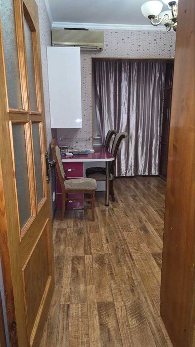 Сдаётся 3-комнатная квартира возле ГУВД, в центре города.