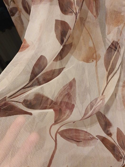 Чисто ново прозрачно перде