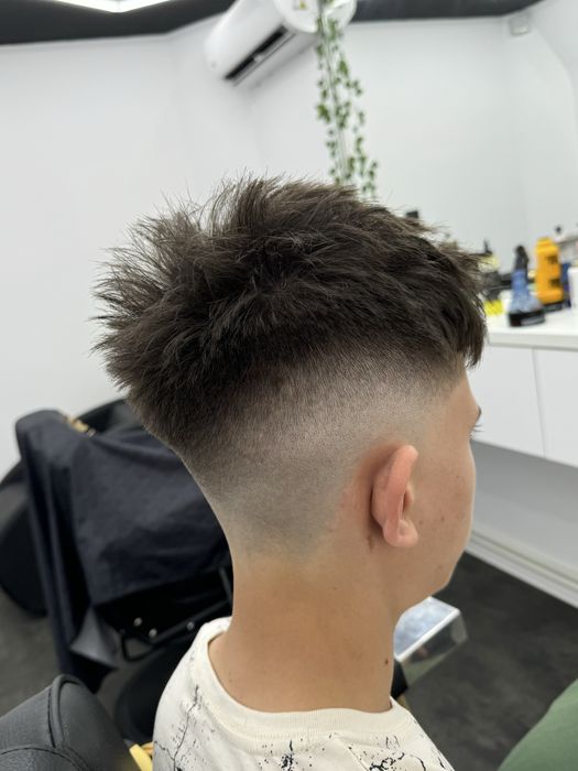 Servicii frizerie pentru toate stilurile