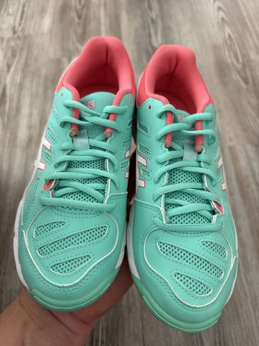 Нови детски обувки Asics