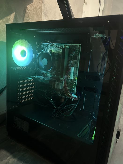 Продавам бюджетна геймърска конфигурация