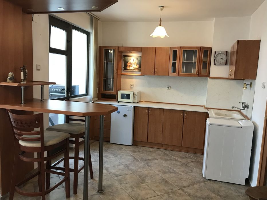 Дава се под наем Тристаен апартамент в Варна, Окръжна болница - 86 кв.м за 698.19 € - Снимка #2