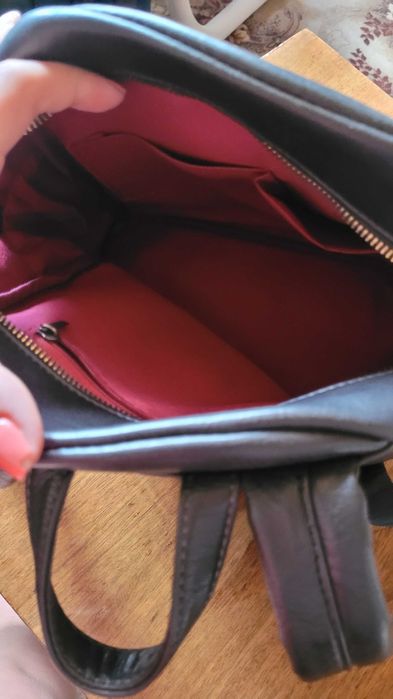 Черна Дамска раница