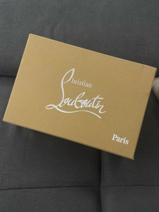 Christian Louboutin So Kate високи токчета