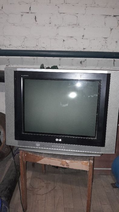 Продам телевизор LGза 3000