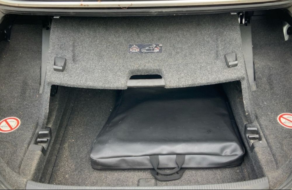 Dezmembrez VW EOS MANUAL DIN 2008