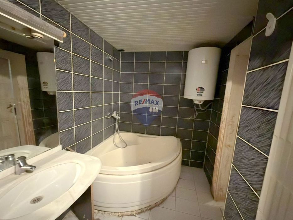 Продава се Двустаен апартамент в Варна, Левски - 77 кв.м за 1057 €/кв.м - Снимка #7