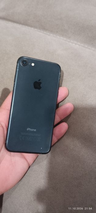 Продам iPhone 7 128