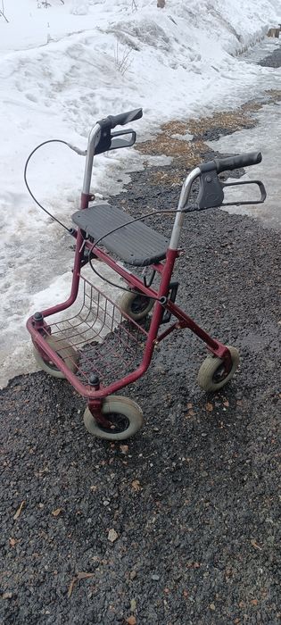 Продам ходунки для взрослых