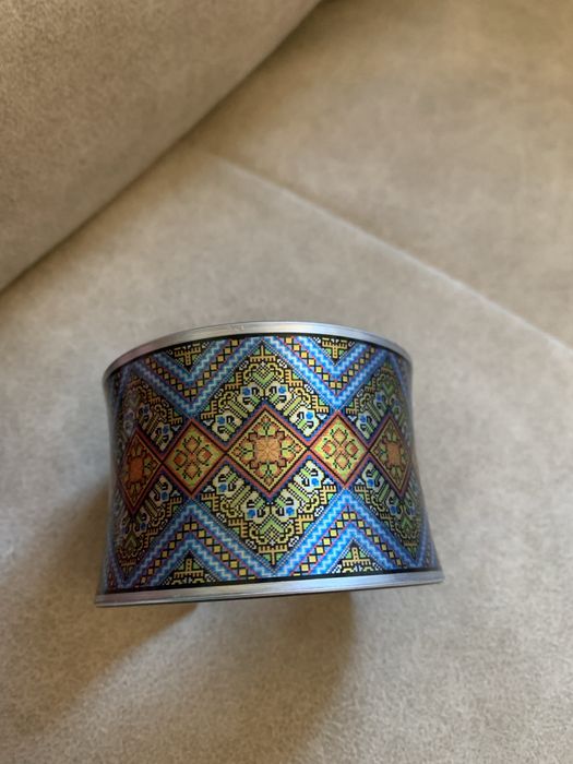 Гривна с национален мотив