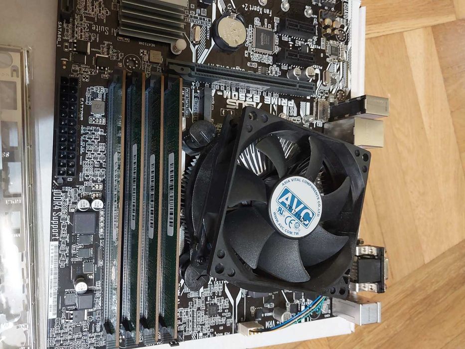 Intel i5 7500 + Asus Prime B250M-A + 16GB 2400Mhz Samsung