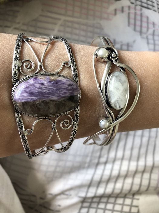 Браслет с Чароитом,Лунным камнем и жемчугом