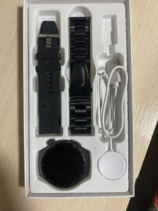 Продам смарт чесы новые