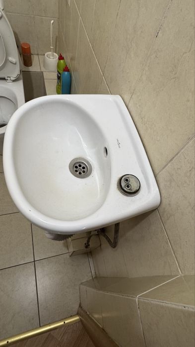 Продам сантехнику б/у со смесителями