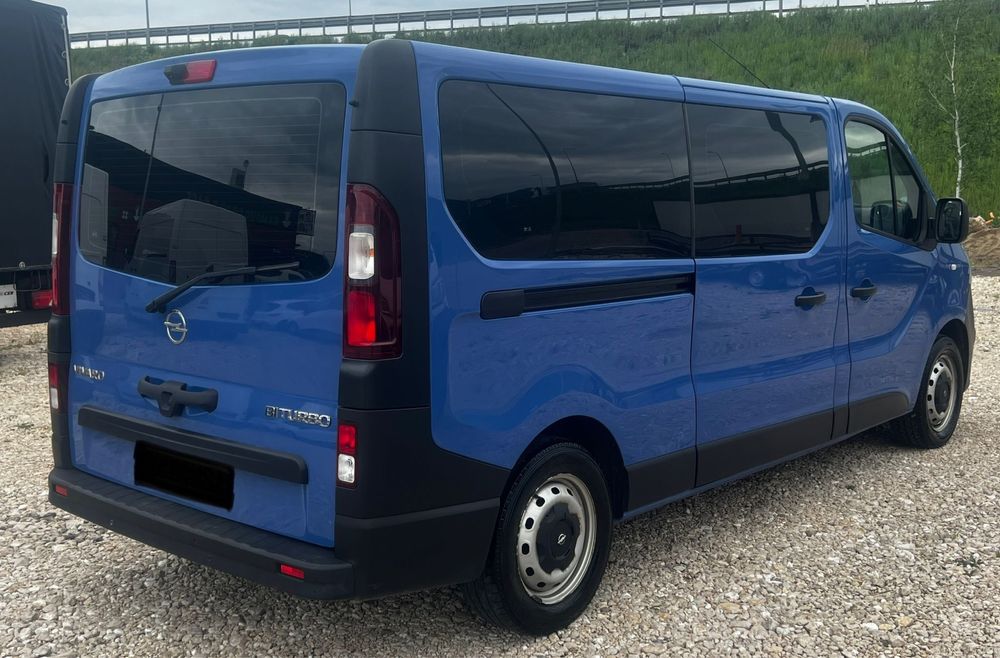 Opel vivaro 2018/1,6 diesel / 9 locuri / clima fata spate