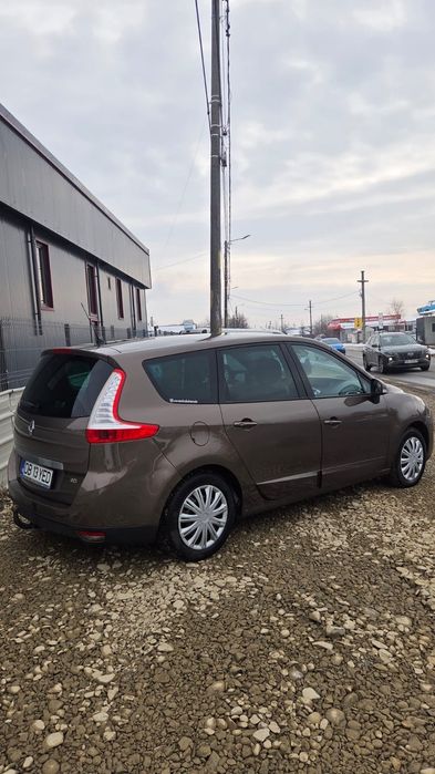 Inchiriere auto  Renault Grand Scenic 7 locuri