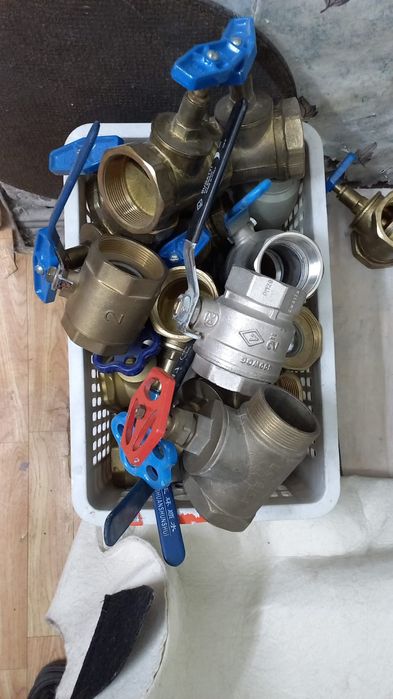 Продаю краны диаметр 50