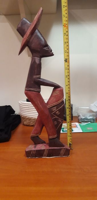 Дървени статуетки