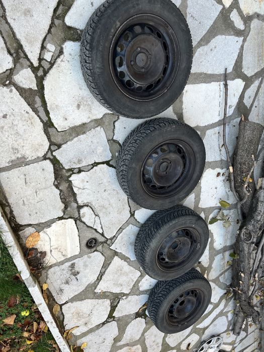 Зимни гуми Fulda R 15 с оригинални джанти и тасове