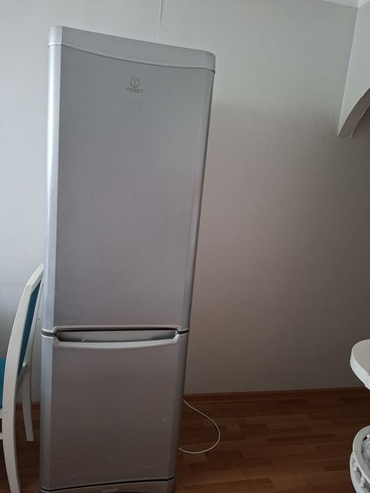 Продам холодильник в идеальном состоянии