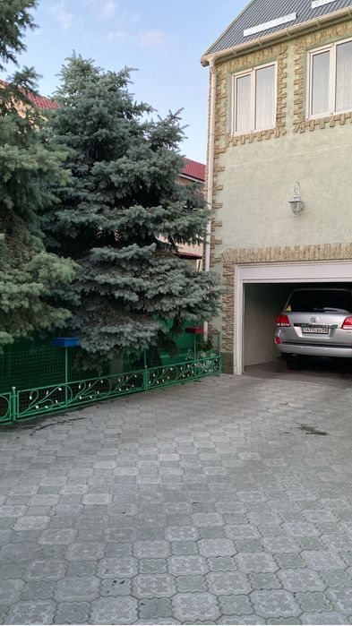 Двух этажный частный дом