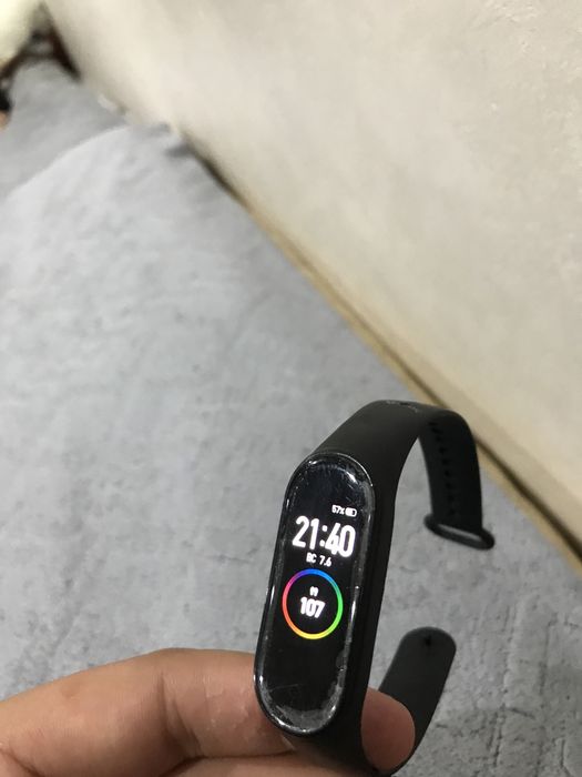 Часы xiaomi smart band 4
