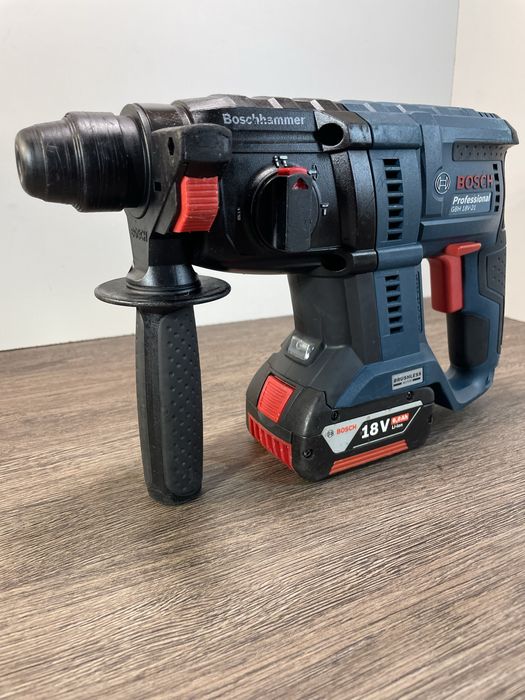 Vând rotopercutor Bosch GBH