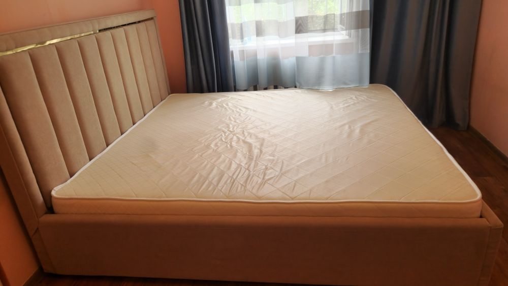 Кровать продам двухспальный