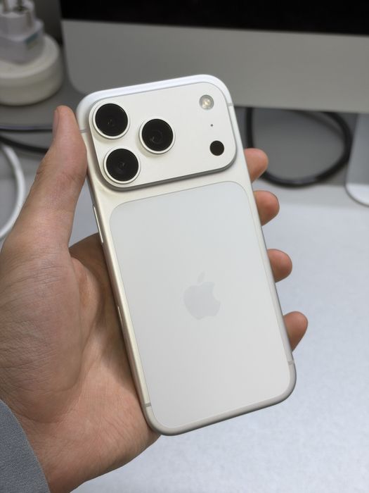 iPhone 17 Pro 256GB Белый с гарантией