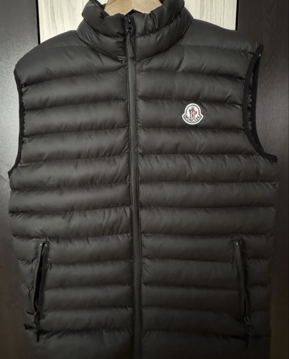 Чисто нови елеци на Moncler