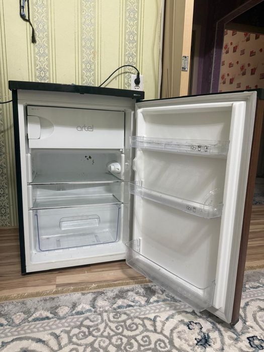Холодильник б/у торг есть