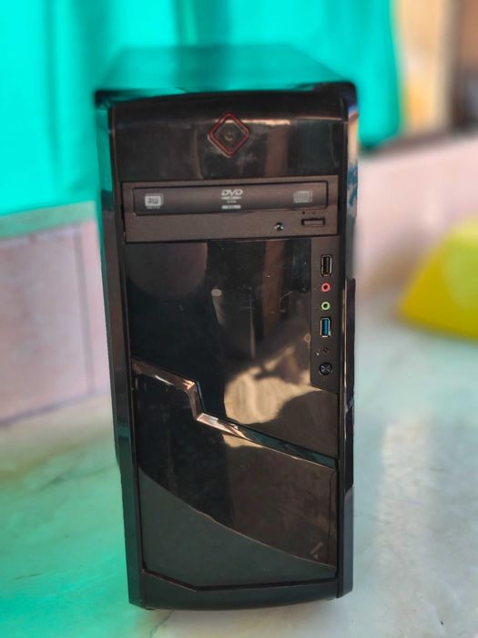 Carcasa pc cu laterala transparenta
