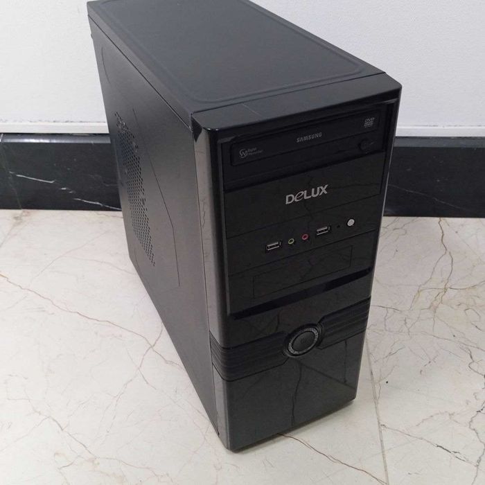 Процессор Delux с монитором\ Ломбард